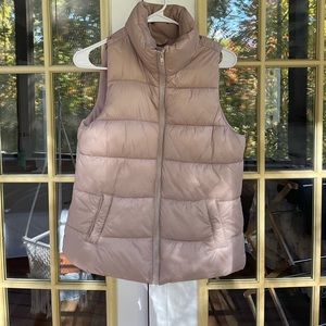 Old Navy puff vest, size extra small, blush pink